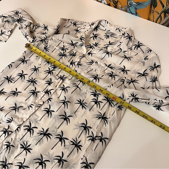 American Eagle Womens Size X s Palm Tree Button Down Shirt Pockets vacation chic - Picture 6 of 7